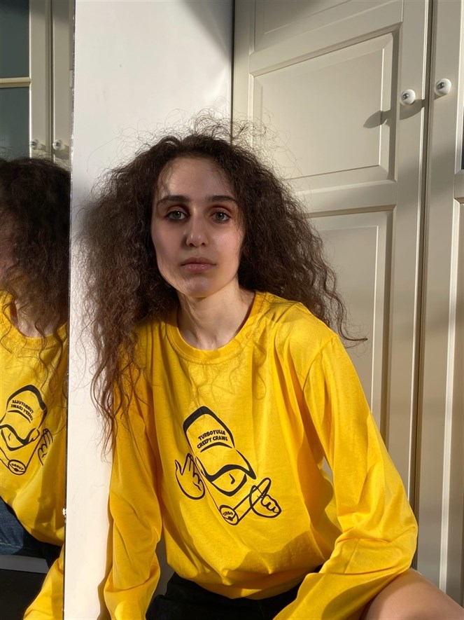 Лонгслив Creepy Crawl x Turbo Yulia «Турбо йо йо" желтое